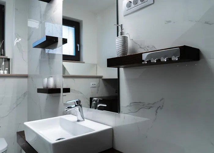 아파트 Apartma Lilly